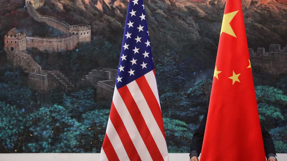 China acusa EUA de "acelerar cenário de guerra" com vendas de armas - img