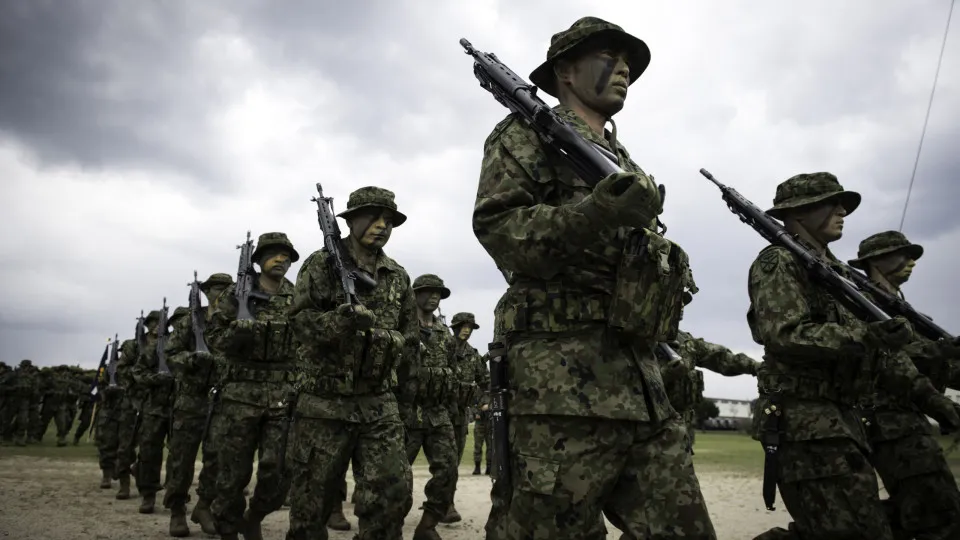 China cerca Taiwan em exercício militar que envolveu disparos de mísseis - img