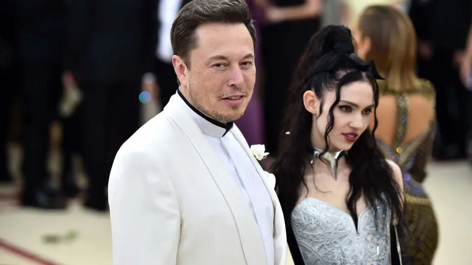Grimes diz que foi bloqueada no X por Elon Musk. "Prioridade são filhos" - img