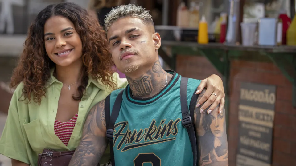 MC Cabelinho troca nome de Bella Campos pelo de rapper em tatuagem - img