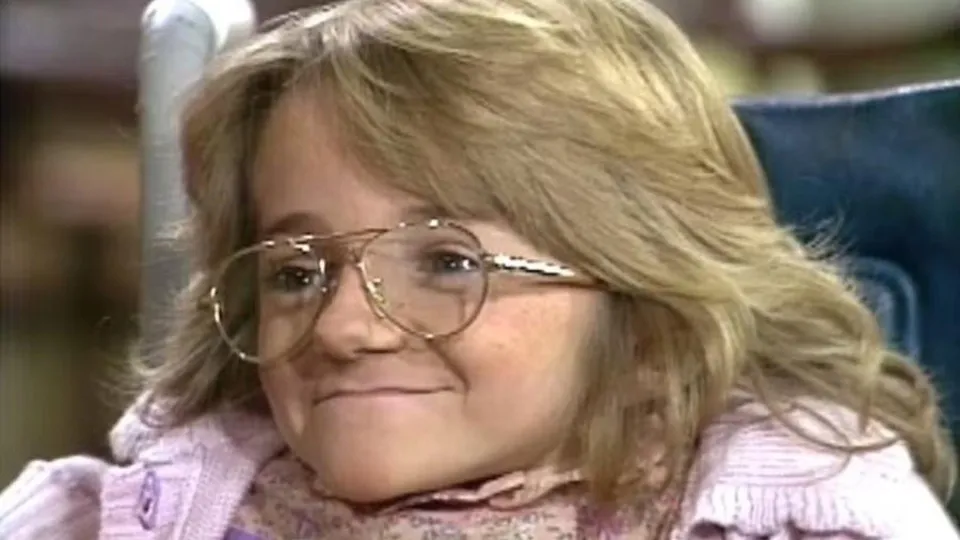 Melanie Watson, atriz do seriado 'Arnold', morre aos 57 anos - img