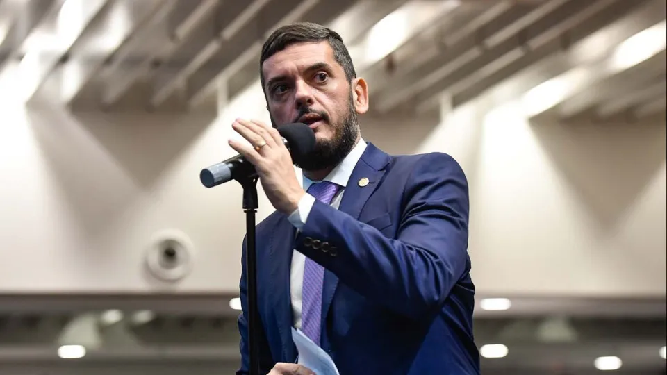 Moraes concede liberdade a Bacellar com uso de tornozeleira e o afasta do comando da Alerj - img