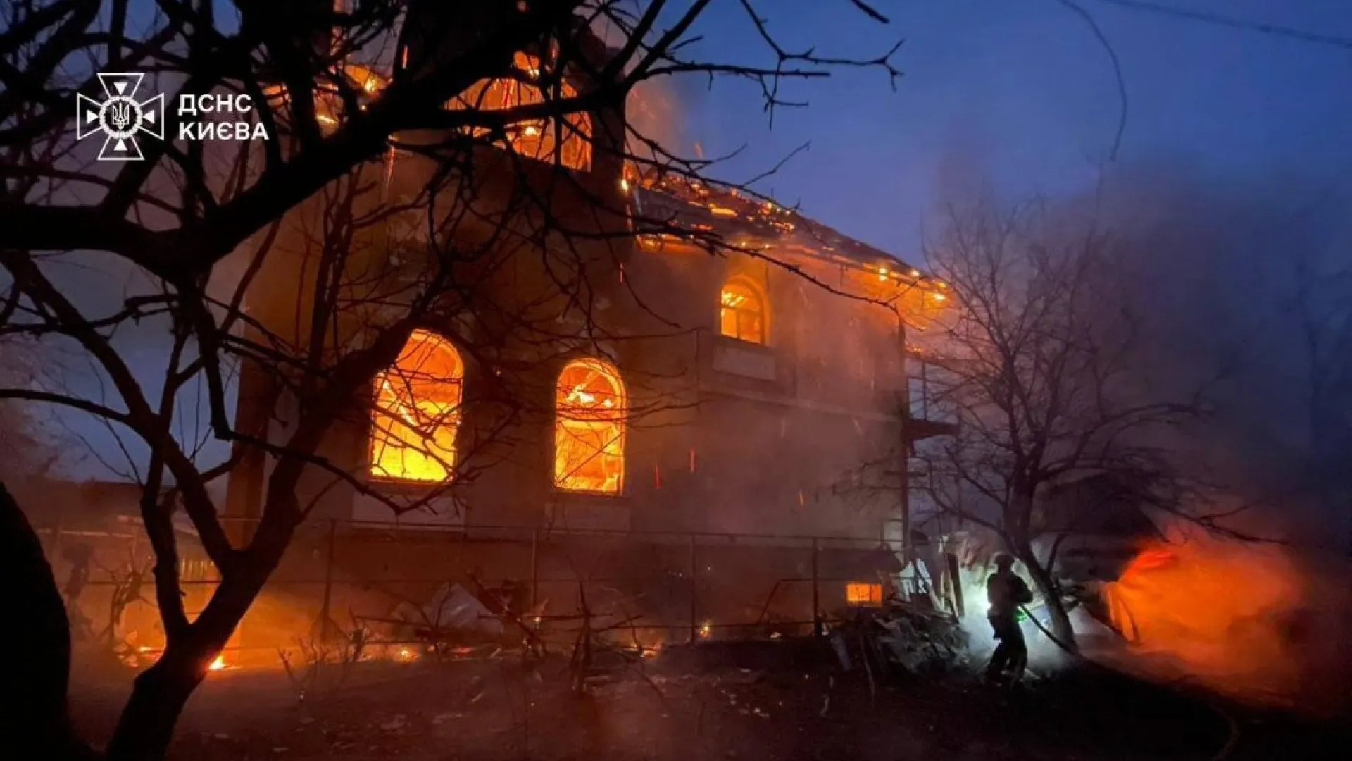 Pelo menos onze feridos em ataque russo a Kiev; veja as imagens - img