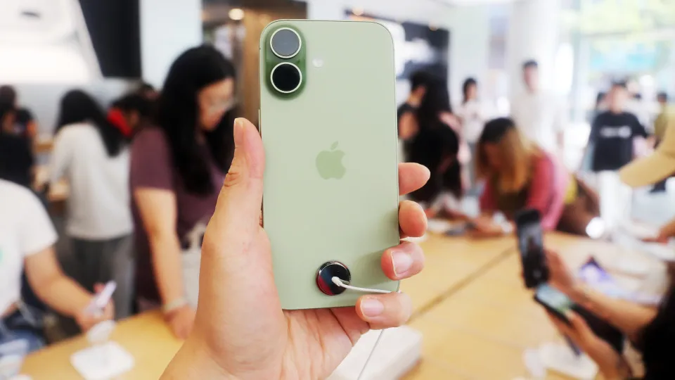 iPhone 17 foi o celular mais vendido em todo o mundo no começo de 2026 - img
