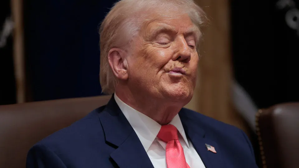 Trump ordena bloqueio de petroleiros sob sanção ao redor da Venezuela - img