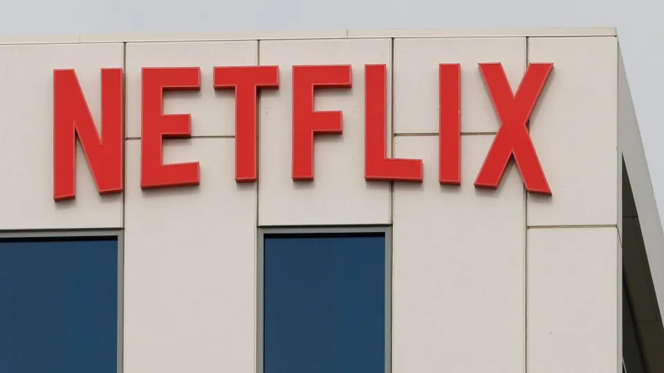 Trump questiona compra da Warner pela Netflix e acena intervenção oficial - img