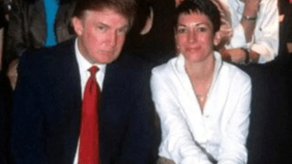 Trump: "Feliz Natal a todos, incluindo aos canalhas que adoravam Epstein" - img