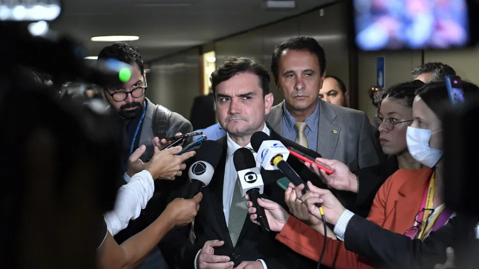 União Brasil expulsa Celso Sabino do partido, após ministro ficar no governo Lula - img
