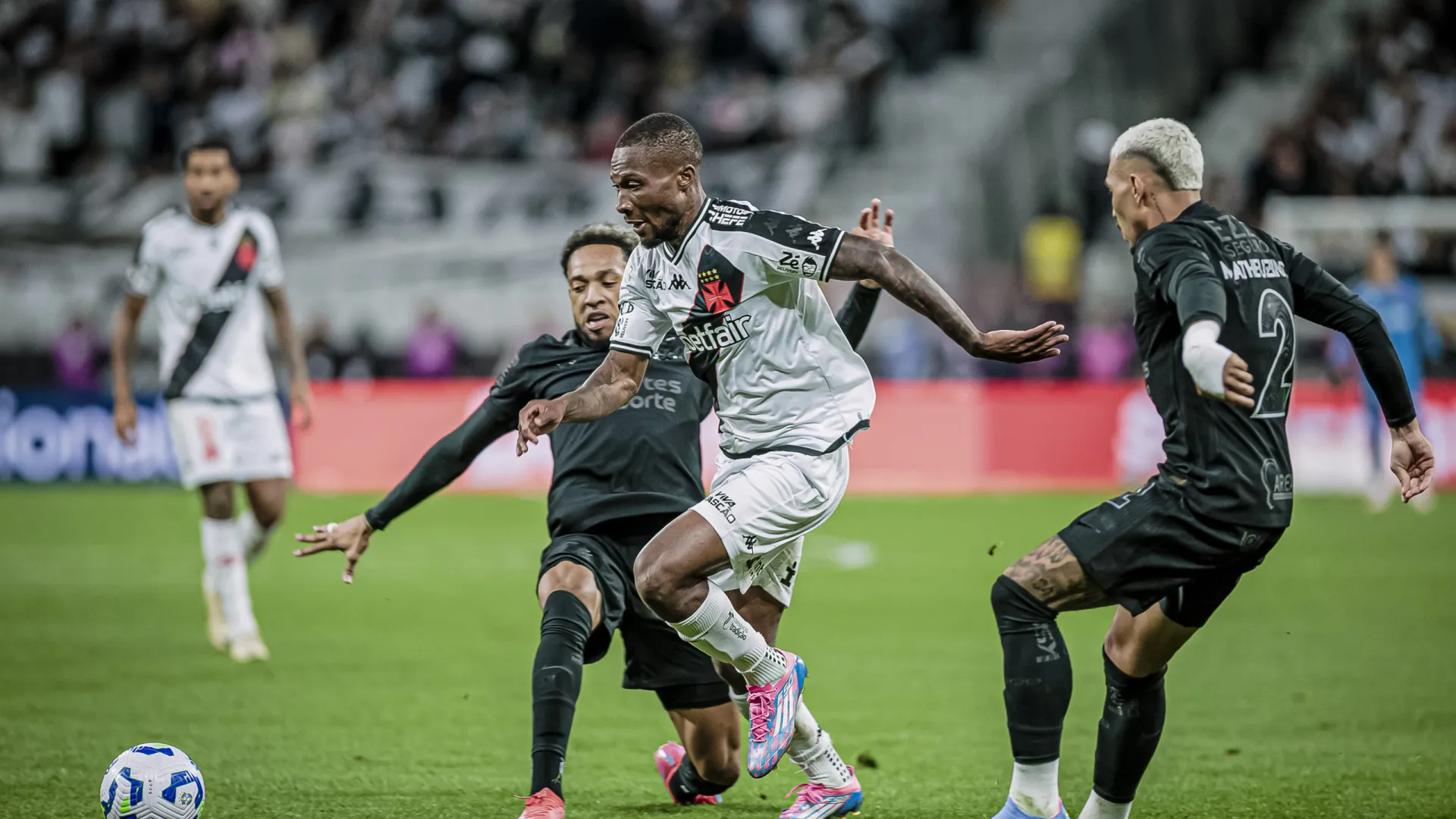Vasco x Corinthians: 7 coincidências ligam final de hoje à do Mundial-2000 - img