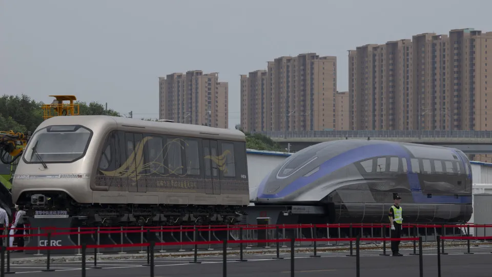 Veículo de levitação magnética atinge 700 km/h em 2 segundos na China - img