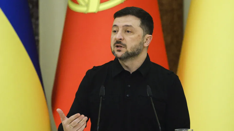 Zelensky revela proposta dos EUA para reunião conjunta de ucranianos e russos - img