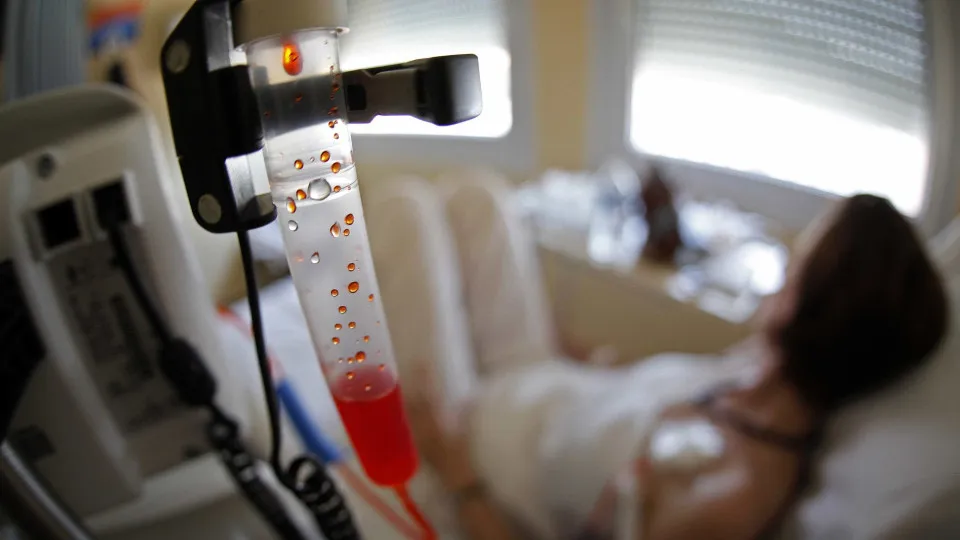 Após quatro anos de quimioterapia, mulher descobre que nunca teve câncer - img