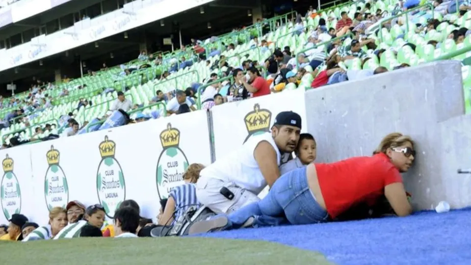 Ataque a tiros deixa 11 mortos em campo de futebol no México - img