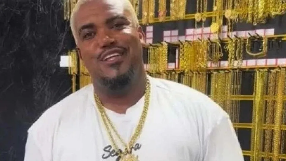 Cantor e ex-participante de A Fazenda, Tonzão Chagas é preso por violência doméstica no Rio - img