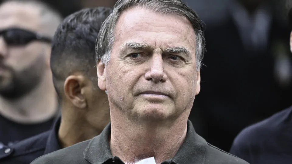 Primeira Turma do STF tem unanimidade para manter Bolsonaro na Papudinha - img