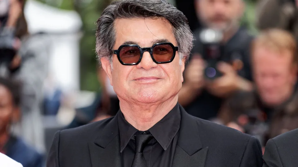 Cineasta Jafar Panahi diz que vai voltar para o Irã mesmo condenado a prisão - img