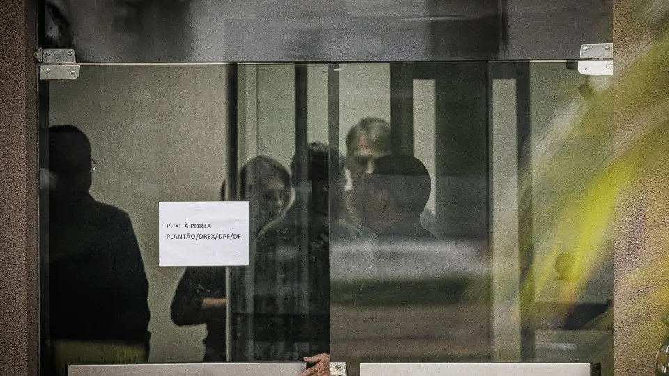 Defesa pede que Bolsonaro permaneça em prisão domiciliar - img