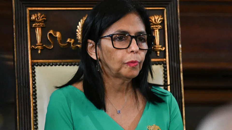 Trump diz considerar 'seriamente' anexar Venezuela aos EUA; Delcy rejeita - img