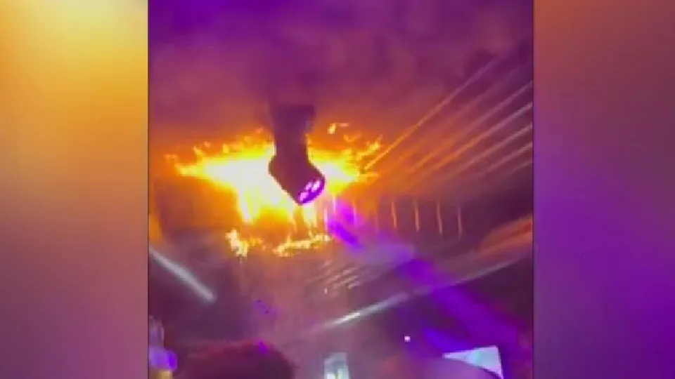 Divulgadas novas imagens do início do incêndio em bar na Suíça - img