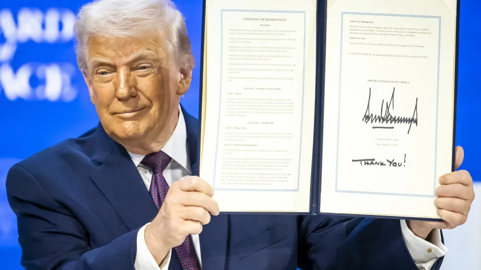 Donald Trump assina carta de criação do Conselho da Paz - img