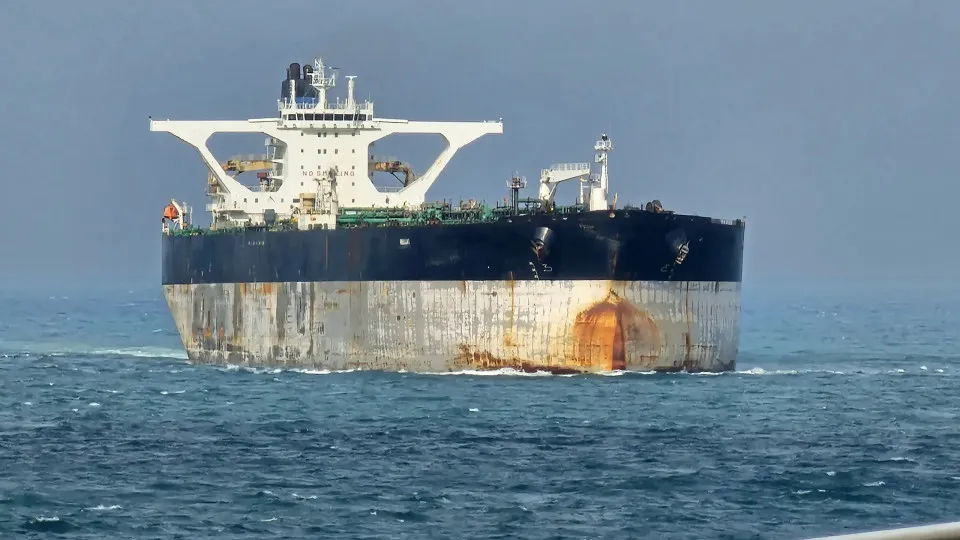 EUA apreendem dois navios que transportariam petróleo da Venezuela - img