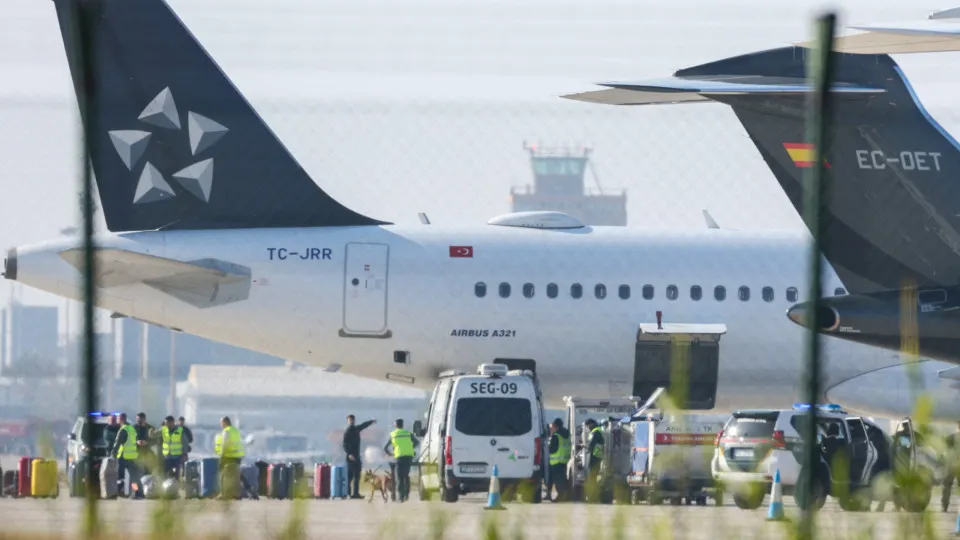 Espanha: Hotspot com palavra "bomba" originou escolta militar a avião - img