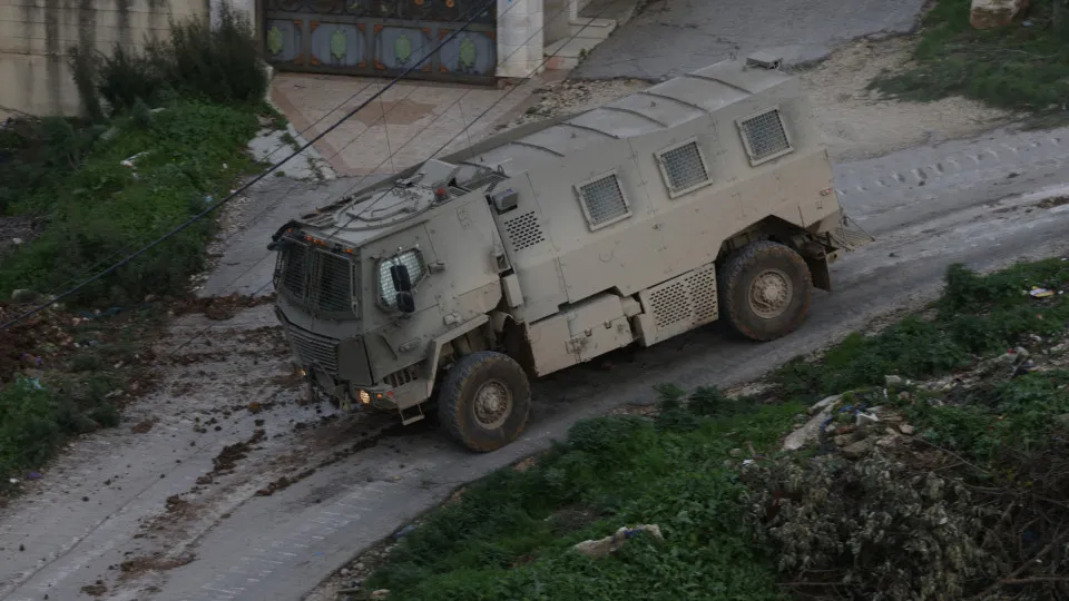 Exército israelense lança ampla operação na Cisjordânia - img