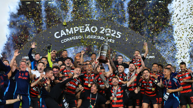 Flamengo decide manter Filipe Luís e profissionais para próximos jogos - img