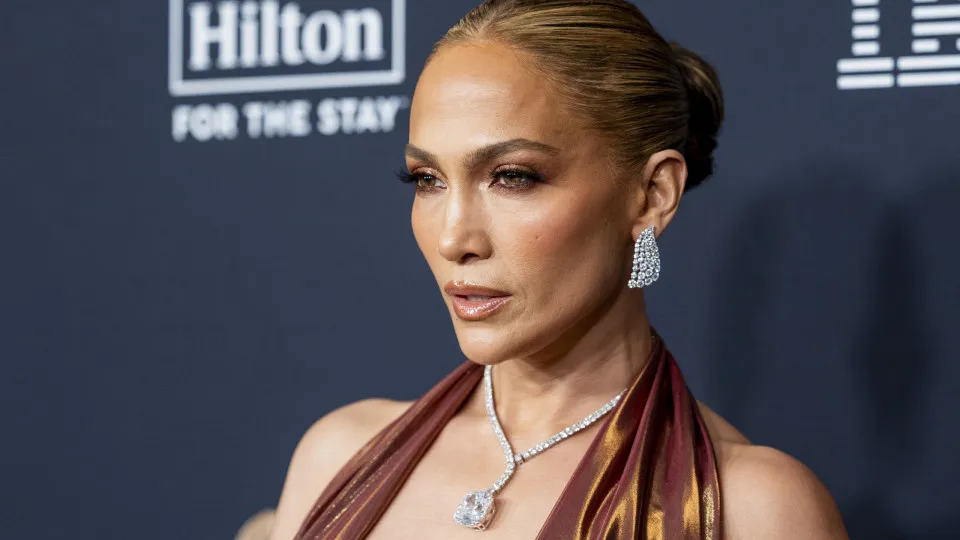Jennifer Lopez fala do impacto de Sonia Braga em sua versão de 'O Beijo da Mulher Aranha' - img