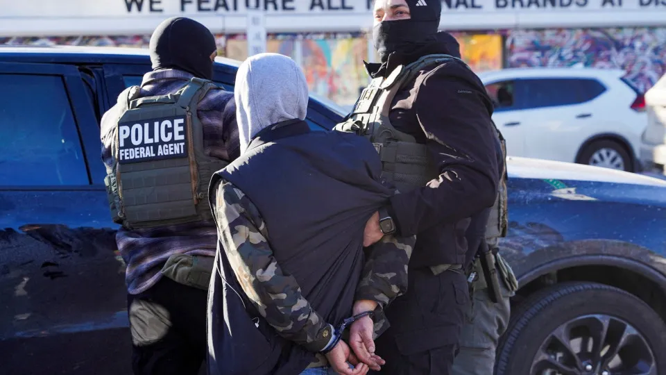 Minneapolis pede reforço para conter situação tensa na cidade - img
