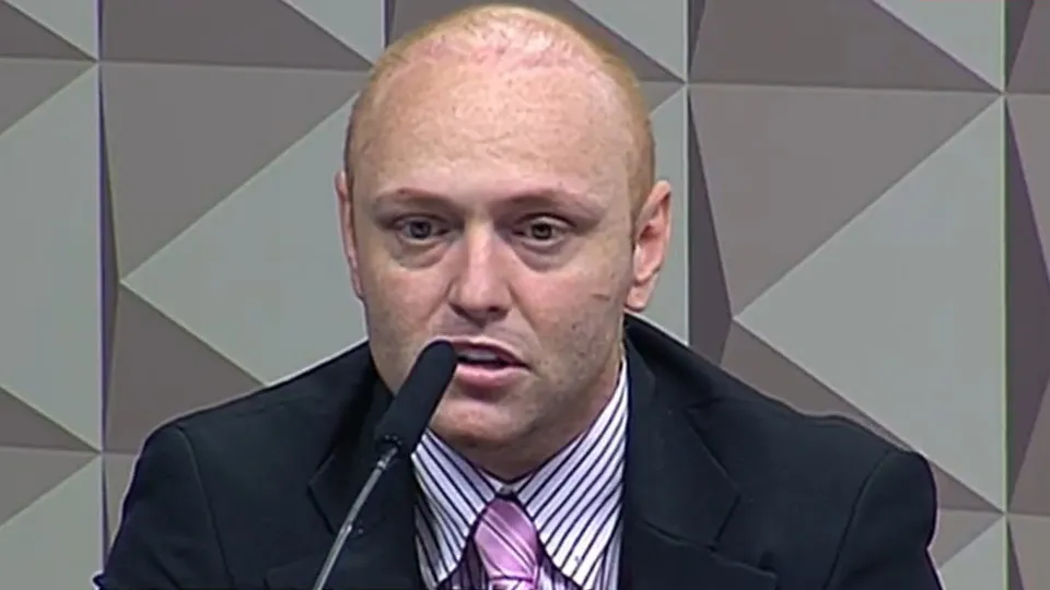 Moraes autoriza hacker que emitiu falso mandado de prisão contra ele a ir para o semiaberto - img