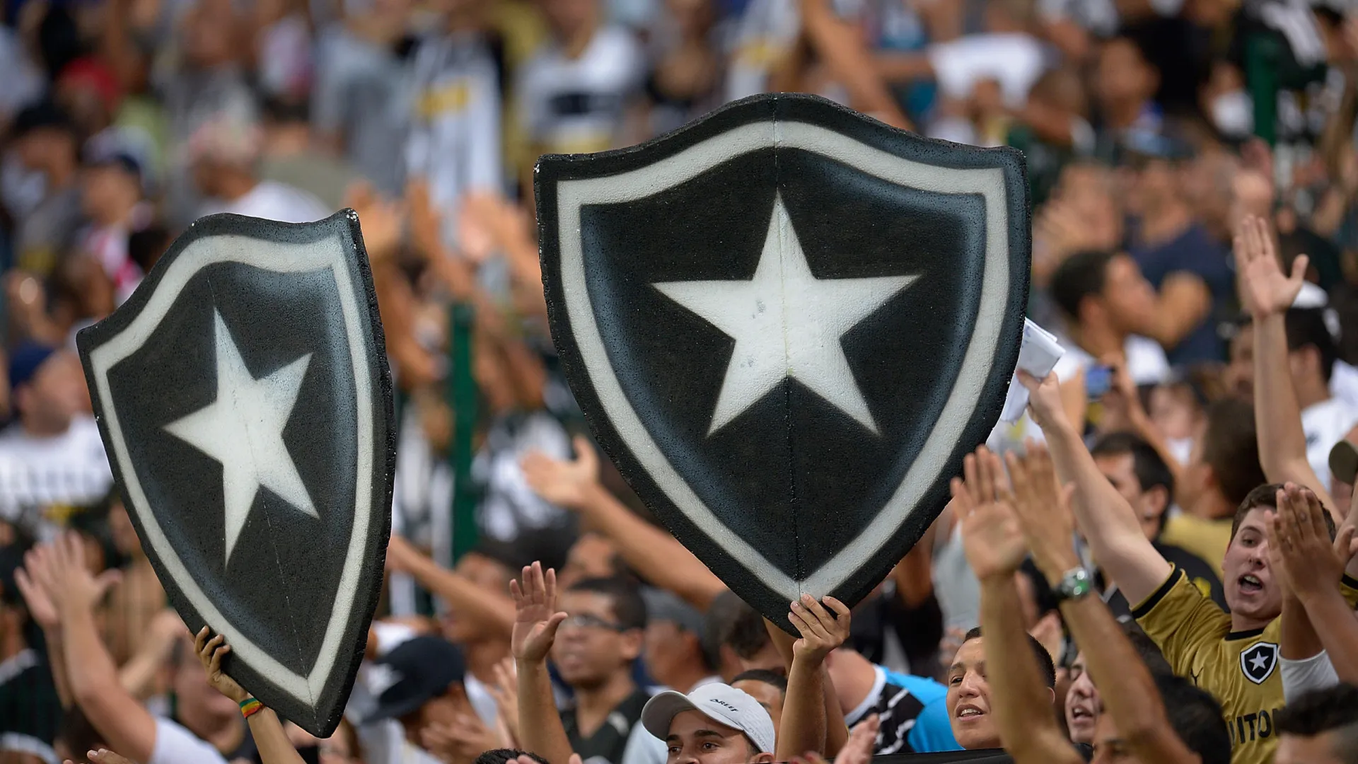 Oito times brasileiros estão com transfer ban na Fifa - img