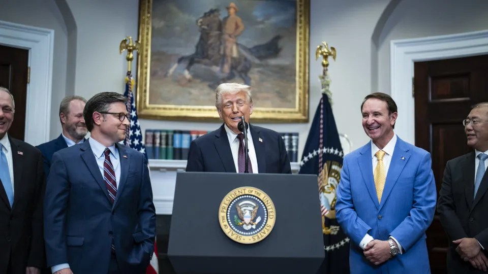 Trump confirma ataque à Venezuela e afirma que Maduro foi capturado - img