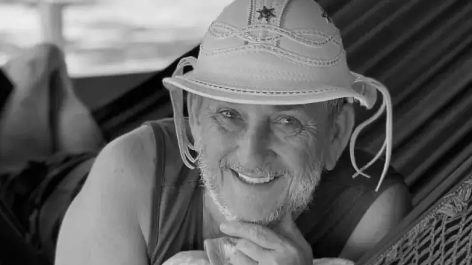 Após 20 dias na UTI, morre pai de influenciador que retirou parte do crânio - img