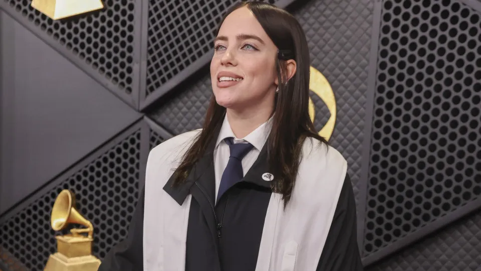 Billie Eilish, Bad Bunny e Olivia Dean defendem imigrantes na noite dos Grammy - img