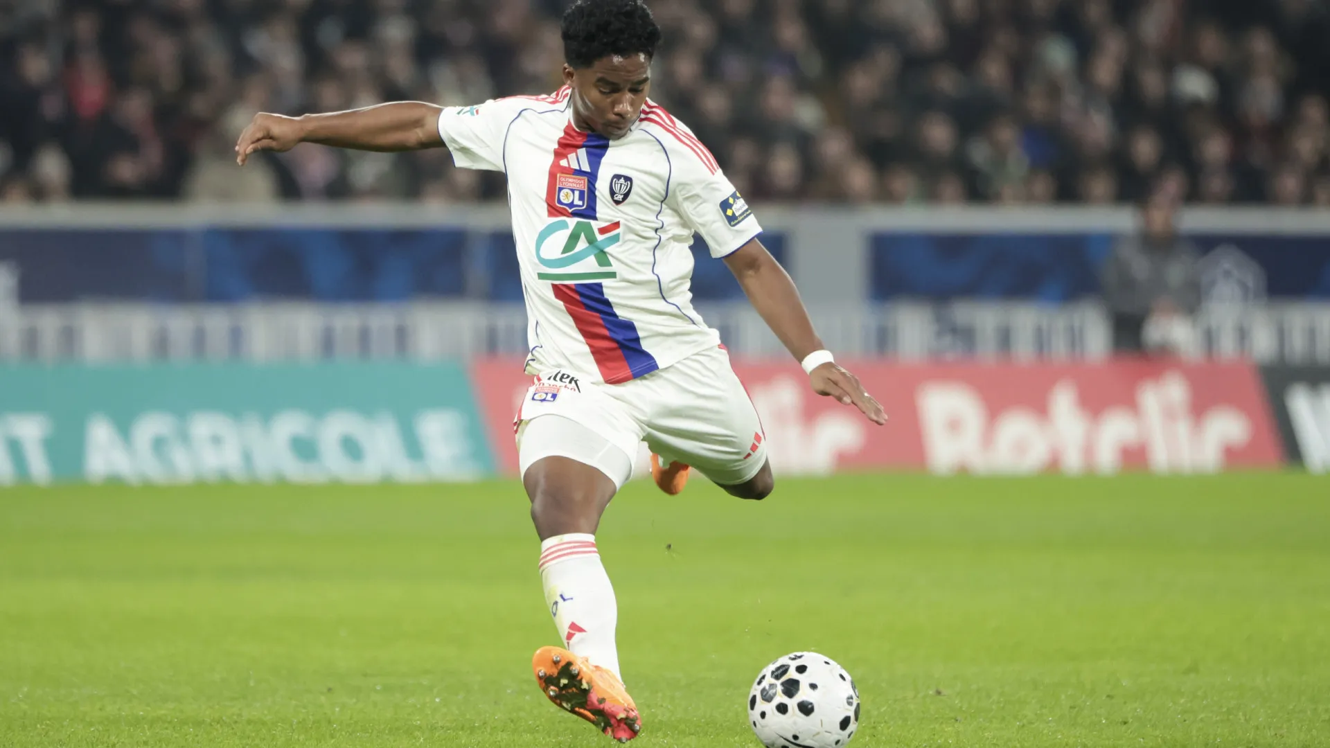 Endrick supera ídolos do Lyon em início, mas fica atrás de Neymar na França - img