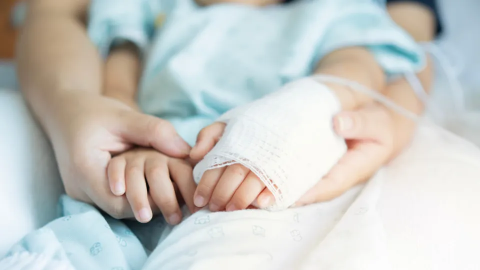 Menino de 2 anos recebe coração “queimado” e mãe pede milagre; entenda - img