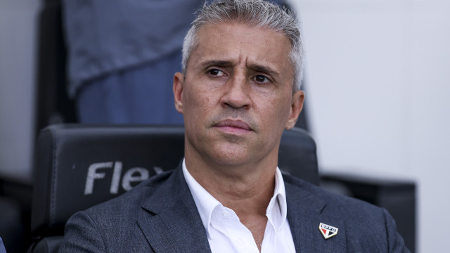 Vasco acelera conversas com Renato Gaúcho após pouco avanço com Artur Jorge - img