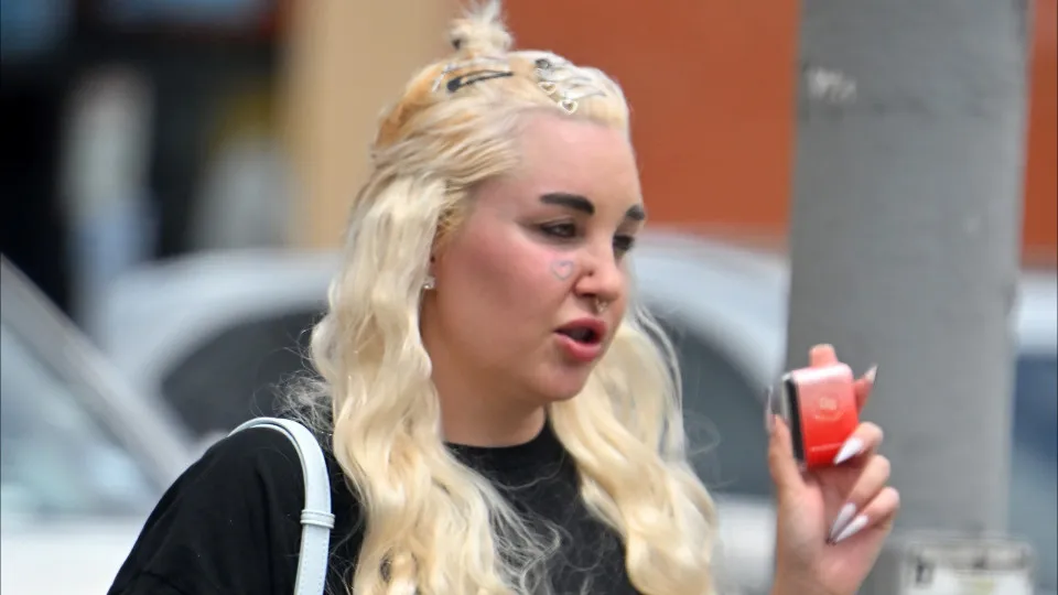 Amanda Bynes surge 13 kg mais magra às vésperas dos 40 anos - img