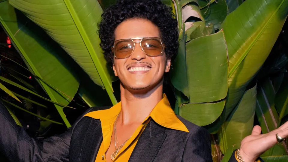 Bruno Mars responde a rumor de que ele teria curtido post criticando Taylor Swift - img