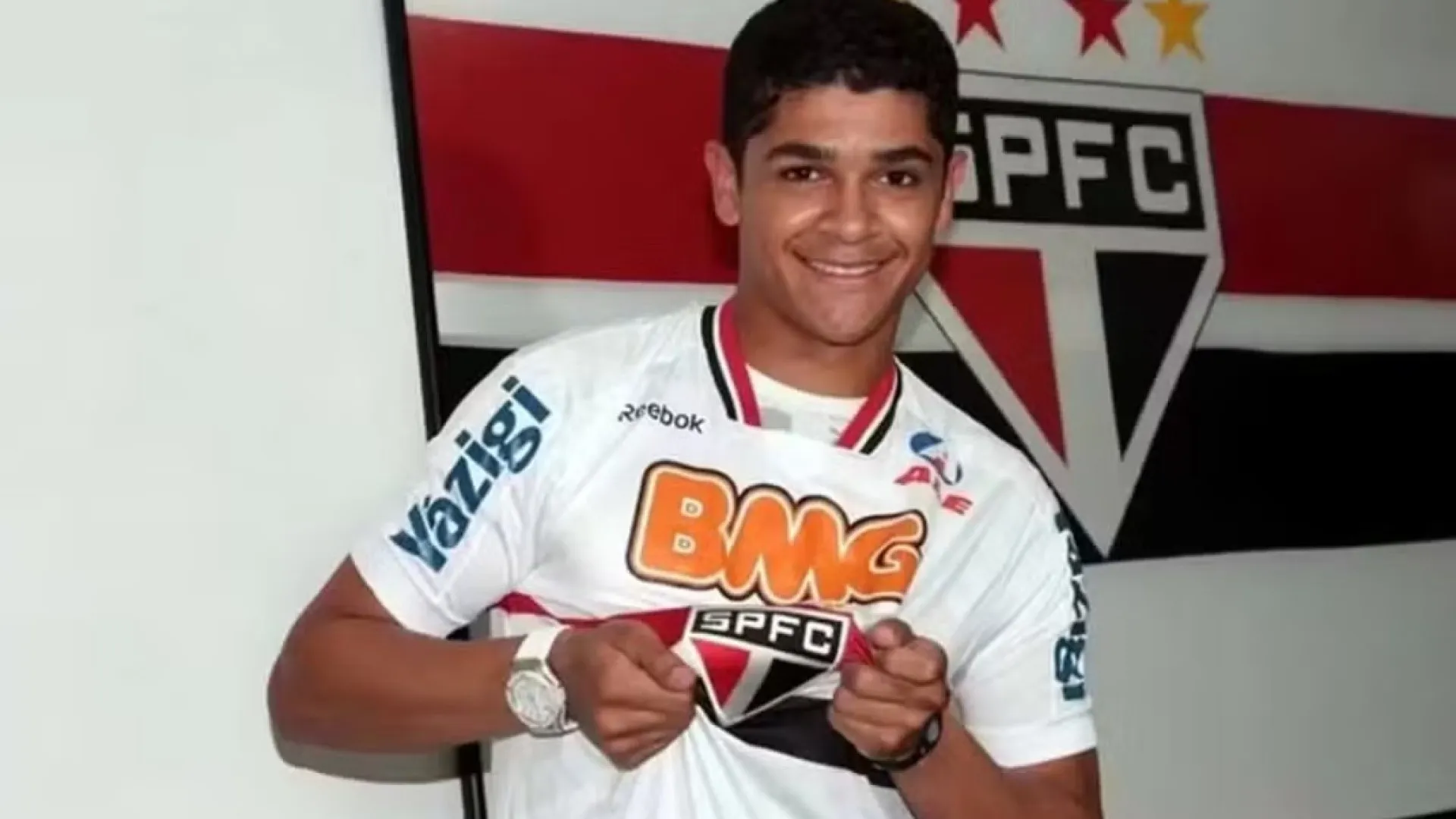 Lembra dele? Justiça determina prisão de ex-jogador do São Paulo - img
