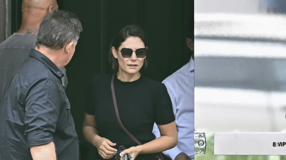 Michelle Bolsonaro diz que ex-presidente está há seis dias sem soluços - img