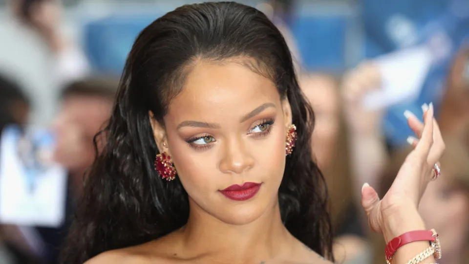 Mulher que atirou contra casa de Rihanna tem fiança fixada em R$ 53 milhões - img