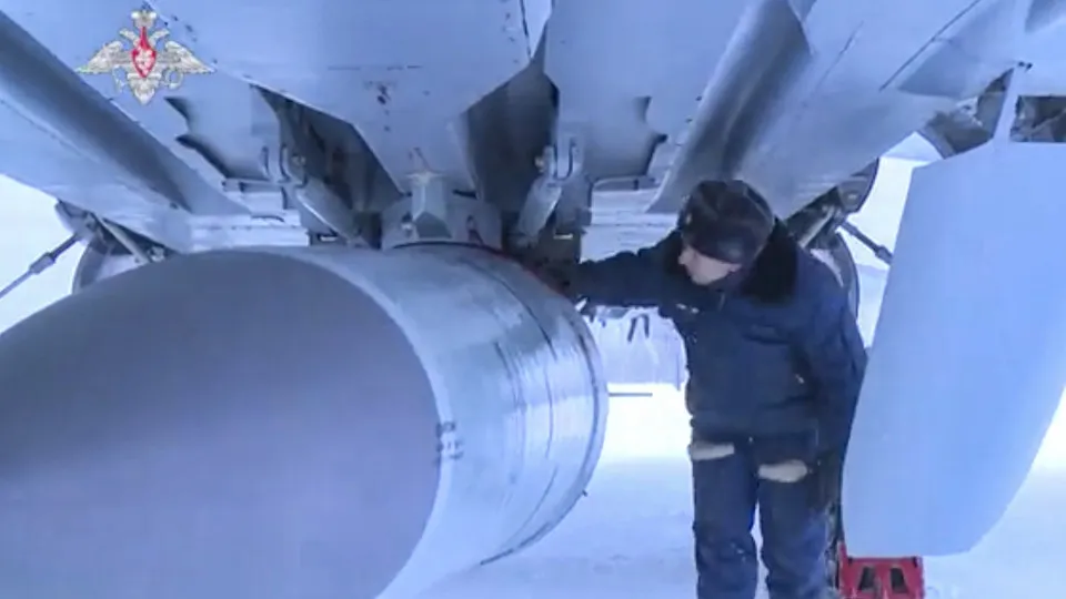 Rússia ataca Ucrânia com míssil hipersônico Kinzhal e 442 drones - img