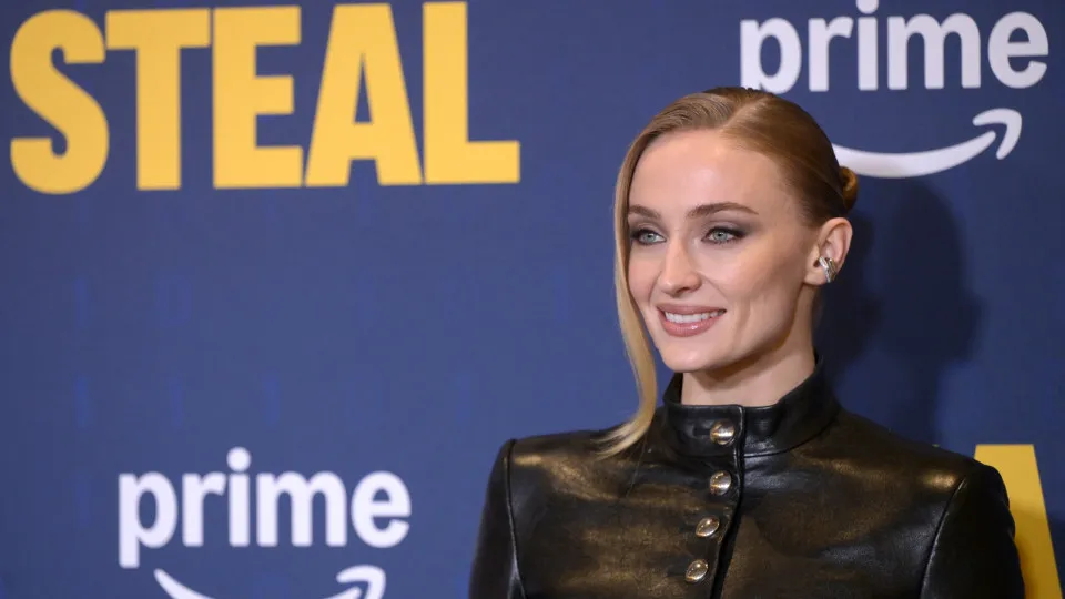 Sophie Turner se lesiona, e filmagens da série 'Tomb Raider' são interrompidas 1 Sophie Turner se lesiona, e filmagens da série 'Tomb Raider' são interrompidas - img