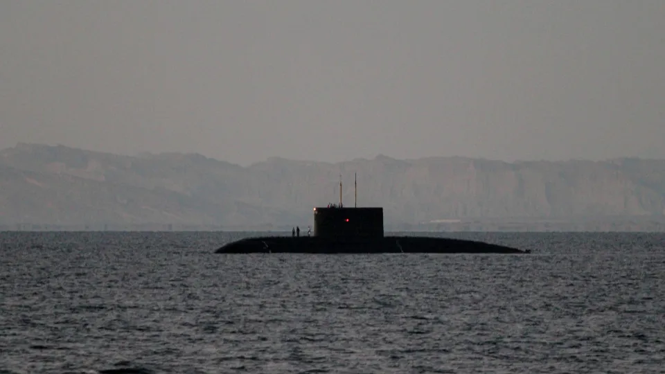 Submarino dos EUA afunda navio do Irã e mata ao menos 87 - img