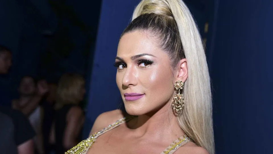 'Não sou obrigada a sorrir', diz Lívia Andrade após polêmica no Domingão com Huck - img