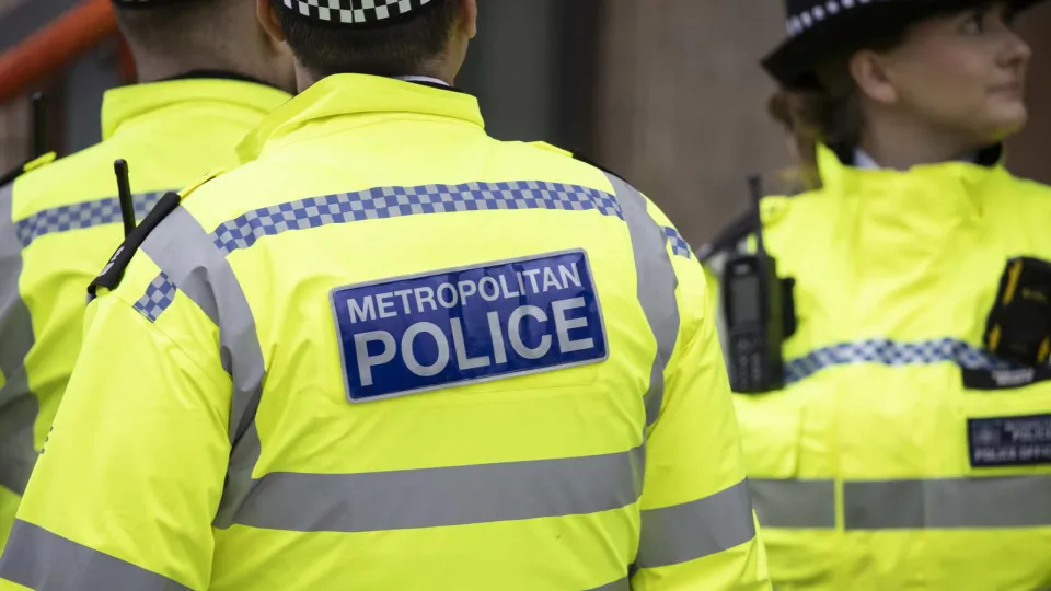 Ataque terrorista a faca em Londres deixa 2 feridos em bairro judaico - img