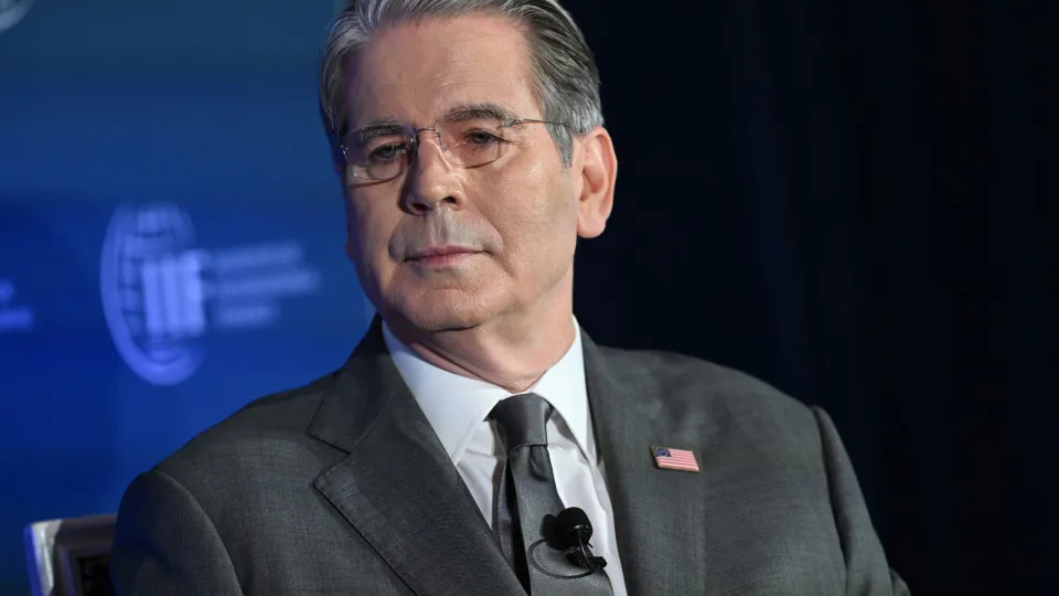 Bessent diz que tarifas de Trump poderão ser restauradas ao nível anterior até julho - img