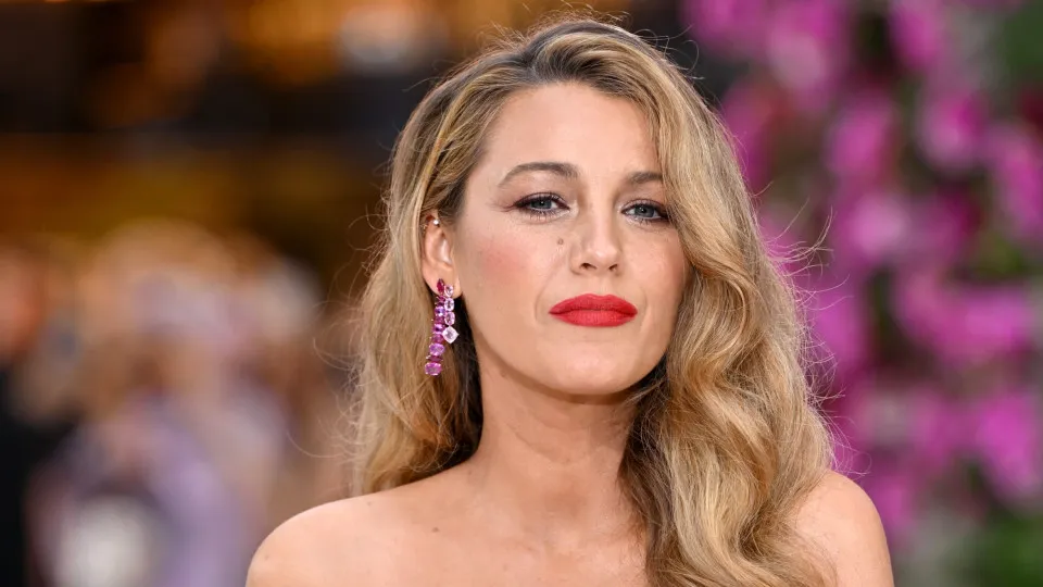 Blake Lively: "A dor física provocada pela violência digital é real" - img